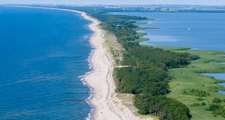 Jezioro Jamno w Mielnie – atrakcje, sporty wodne i miejsca warte odwiedzenia